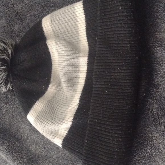 NFL beanie - Picture 2 of 2